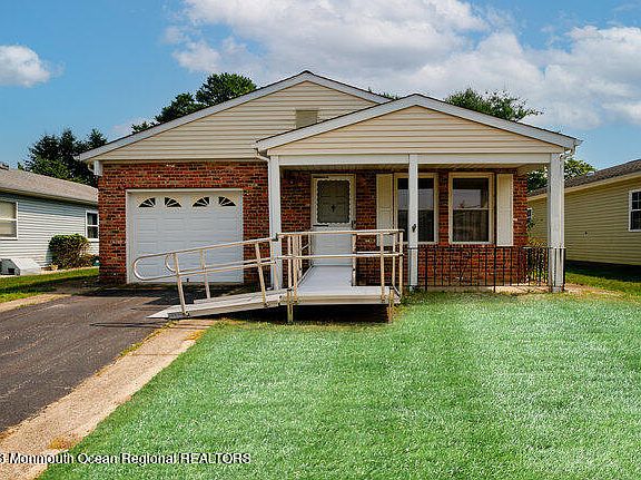 2nd image of 4 Wedgeport Drive
