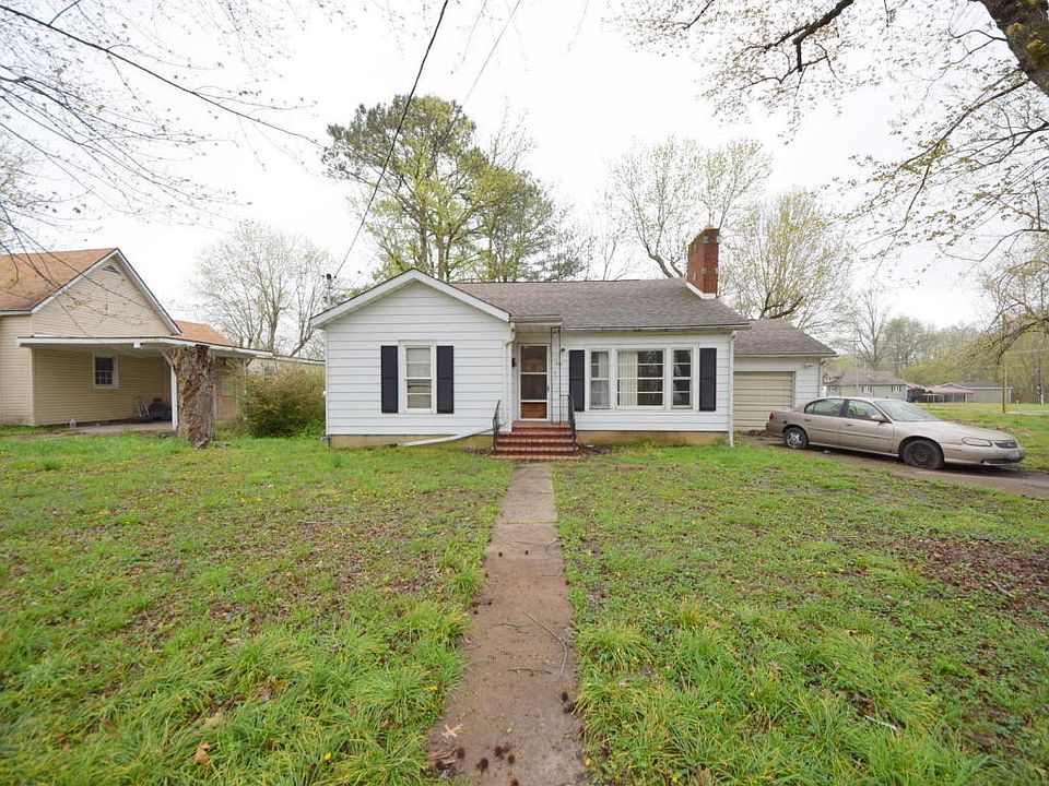 1st image of 306 Schneider St