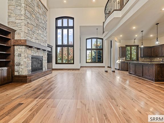 4th image of 389 Partridge Ln