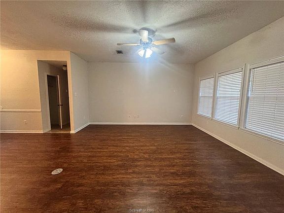 3rd image of 1204 Bayou Woods Dr