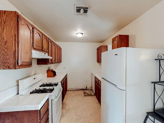 4th image of 6011 Gay Way