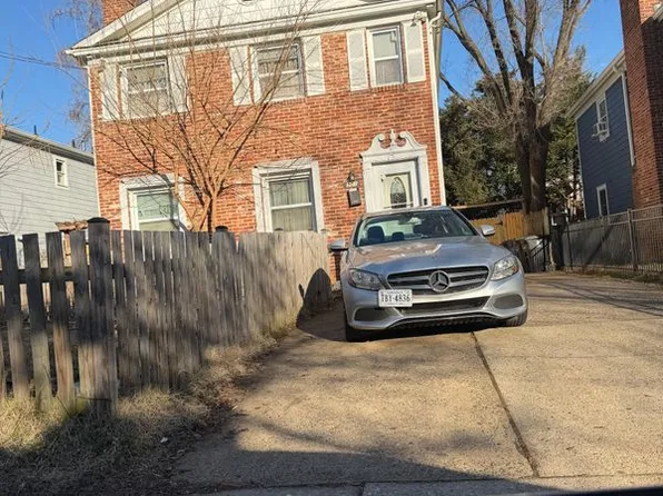 301 S Fillmore St, Arlington, VA 22204