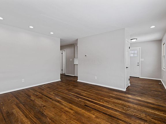3rd image of 3024 Hiawatha St