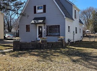 516 12th St SW, Willmar, MN 56201