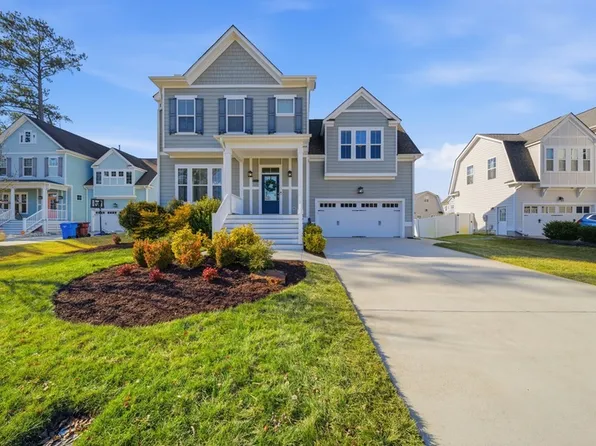 1824 Hazelwood Rd, Chesapeake, VA 23323