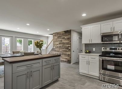 3rd image of 33 Horn Ln