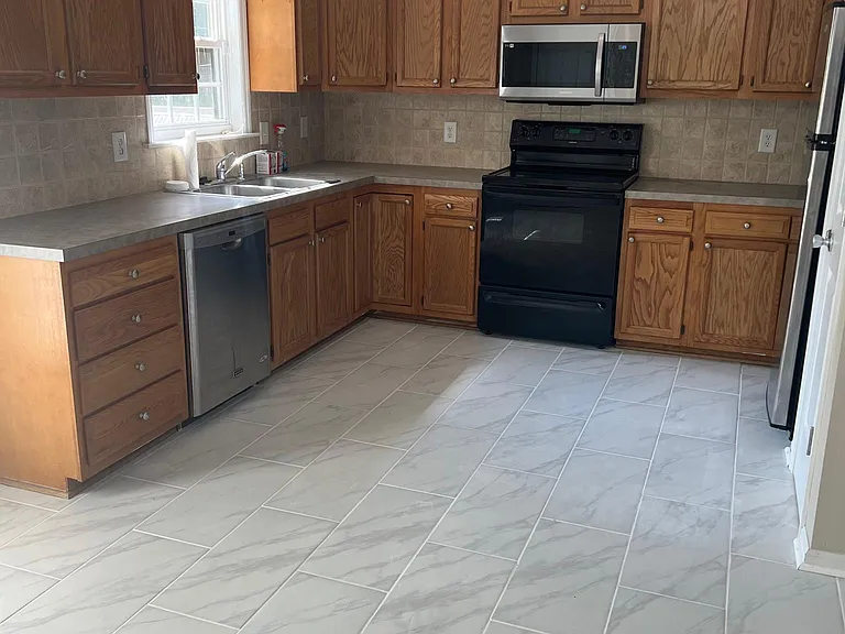 2595 Charton Pl — Photo 4