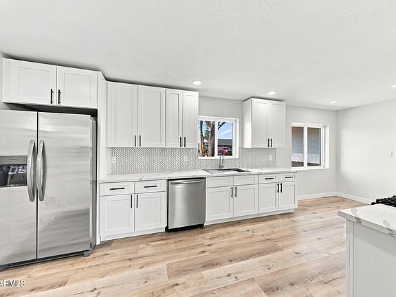 4th image of 2053 W HAZELWOOD Street