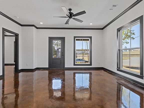 5th image of 1501 Welch St
