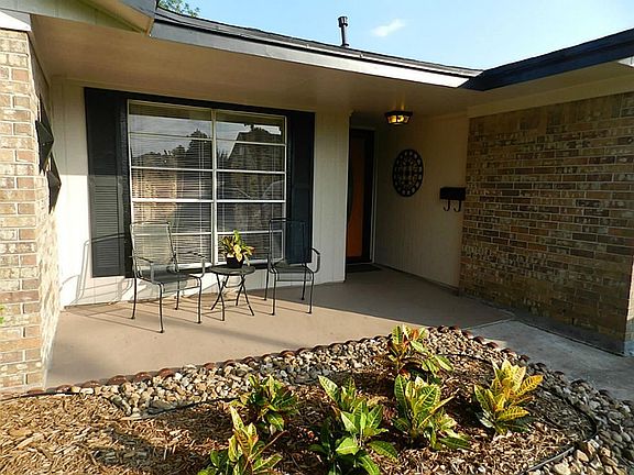 3rd image of 10518 Kirkhall Dr