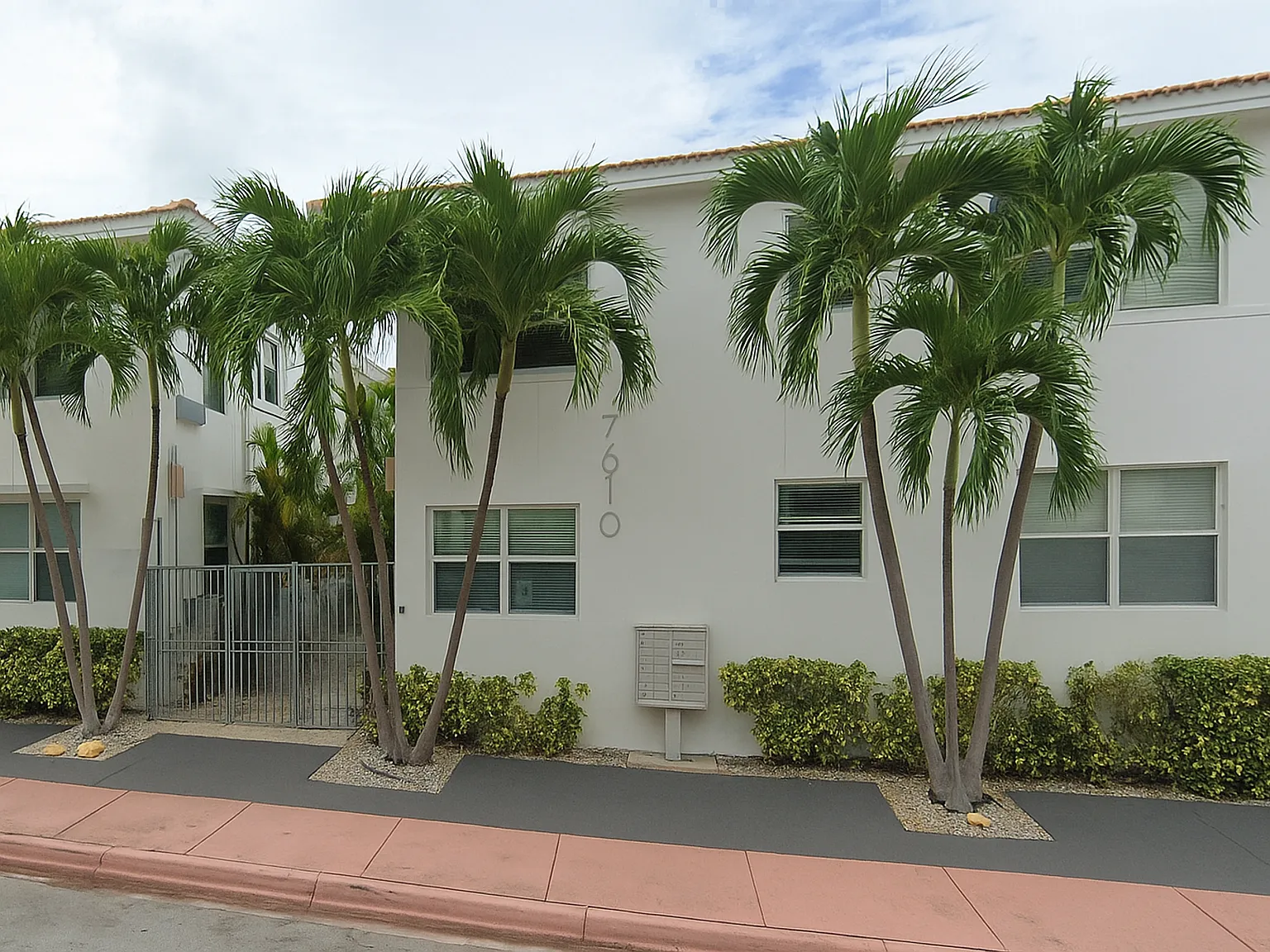 7610 Byron Ave Miami Beach, FL 33141 — Photo 2
