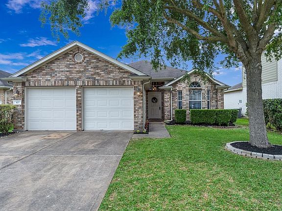 2nd image of 827 Dracena Ct