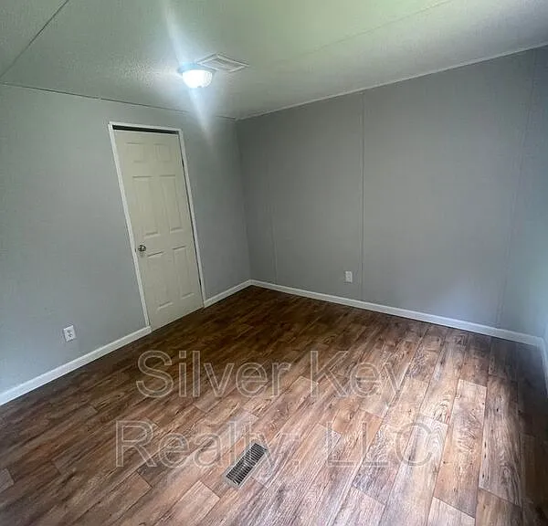 1019 S Jackson St #10 — Photo 7