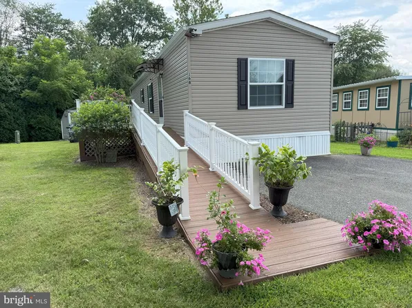 168 Liberty Cir, Hereford, PA 18056