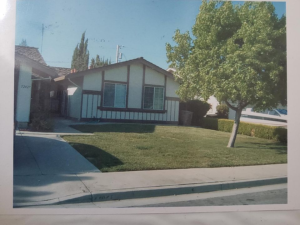 1st image of 22429 Walnut Cir N