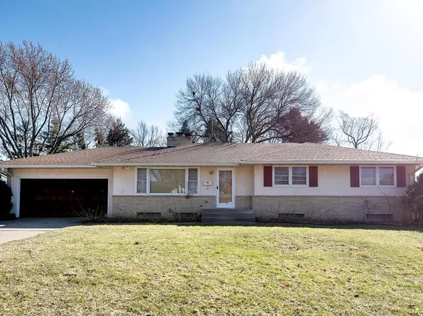 136 20th Ave N, South Saint Paul, MN 55075