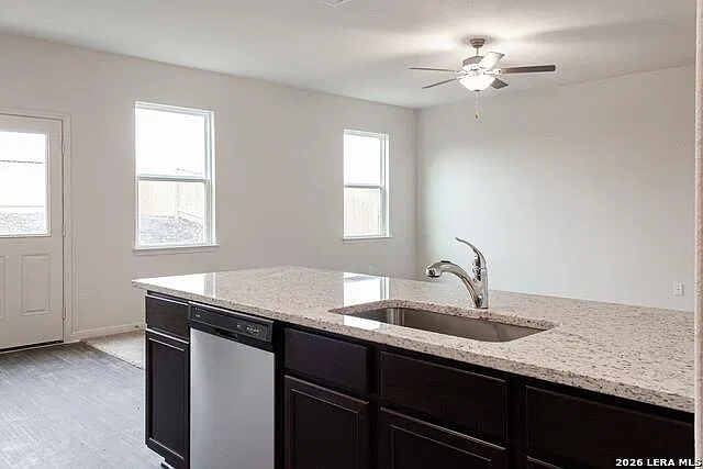 3 bed, 2.5 bath, 1918 sqft, $1,750 — Photo 4