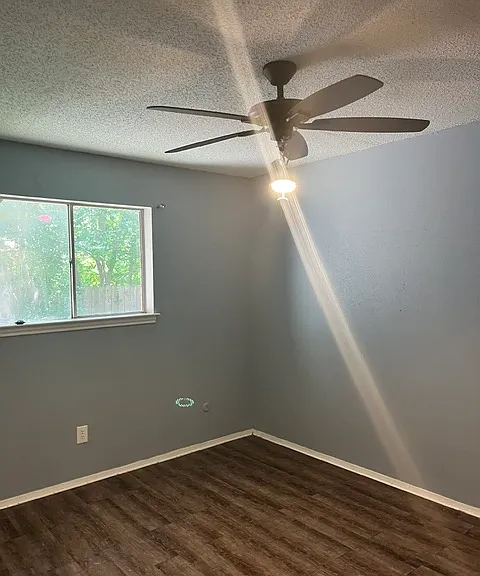 1012 Pleasant Valley Ln — Photo 13