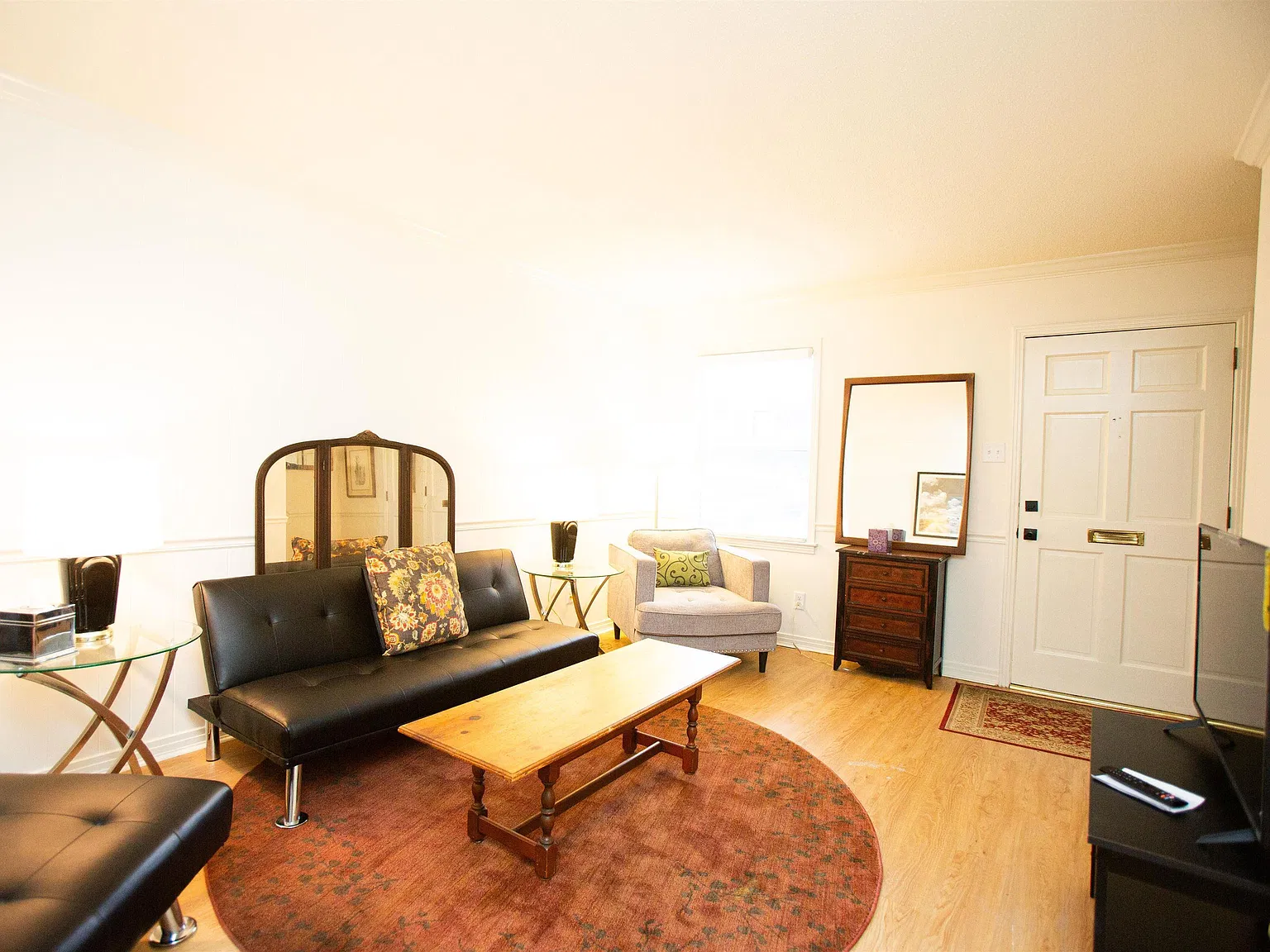 2 bed, 1.5 bath, 990 sqft, $1,250 — Photo 4