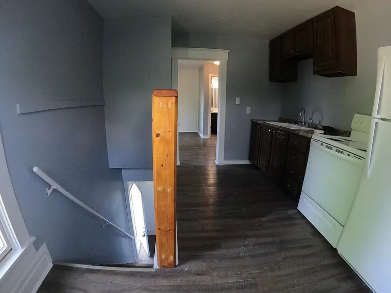 742 Broadway St — Photo 10