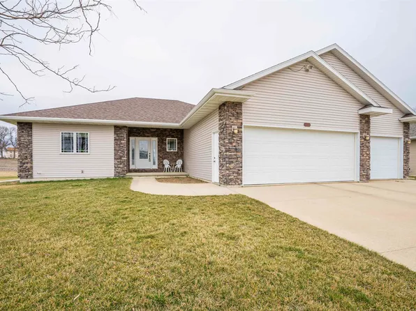 1304 16th Ave SE, Le Mars, IA 51031