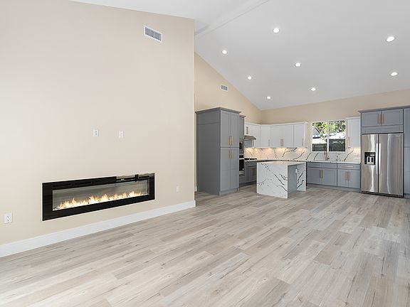 3rd image of 23113 Leonora Dr