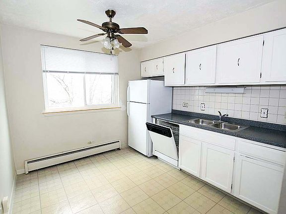 5th image of 118 Boardwalk St Unit 2W