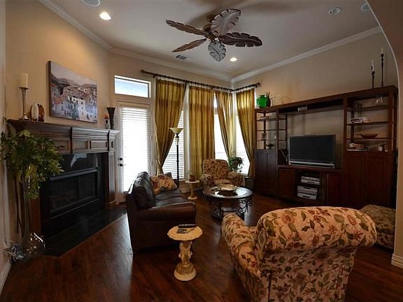 2nd image of 2020 S Hill Dr