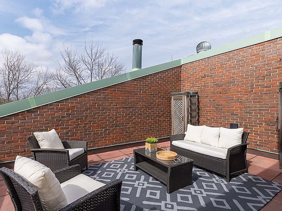 2nd image of 130 Mount Auburn St APT 506