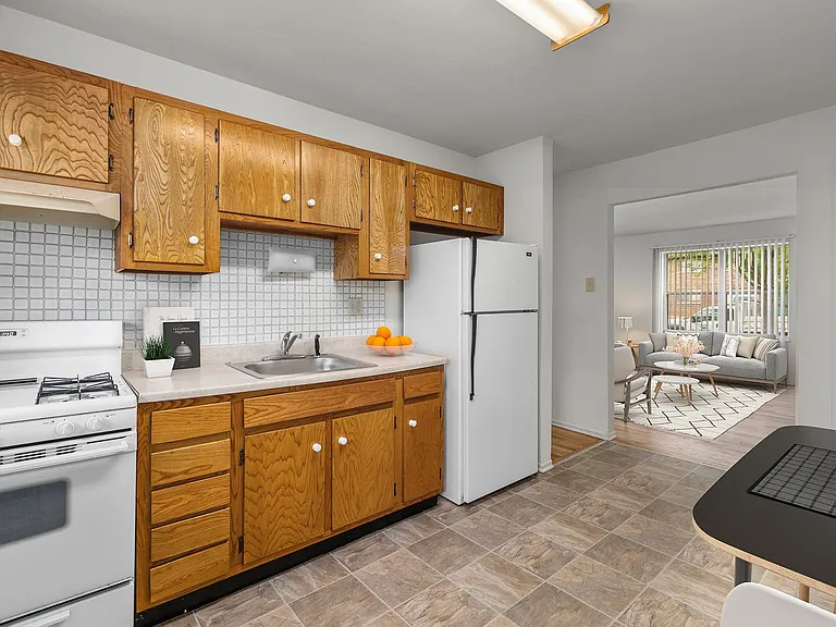 Leslie Lane Apartments — Photo 8
