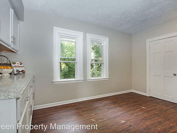 3rd image of 741 Sherman St SE