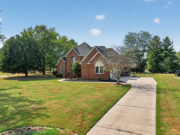 3rd image of 105 Fairways Blvd N