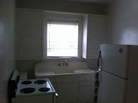 2nd image of 463 Worth St NE #G