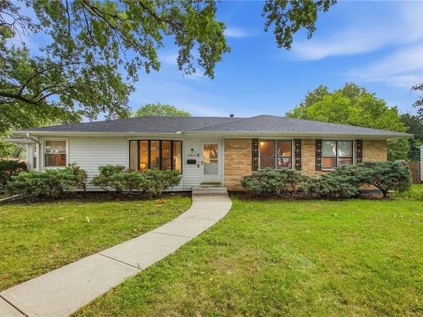 10915 Elmwood Dr, Kansas City, MO 64137