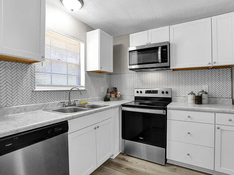 Rhodes Townhomes — Photo 1