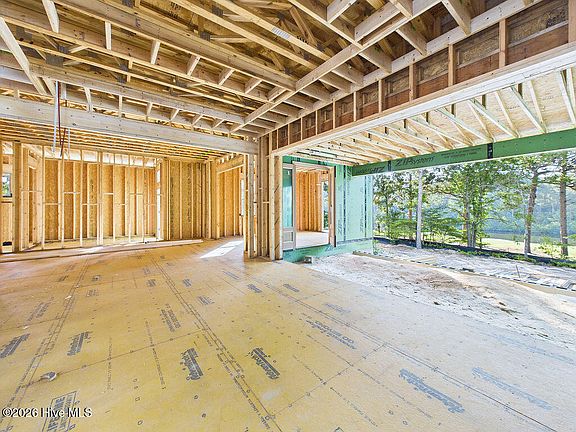 5th image of 210 Eagle Point Lane