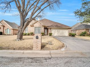 2123 Ballycastle Dr, Arlington, TX 76017