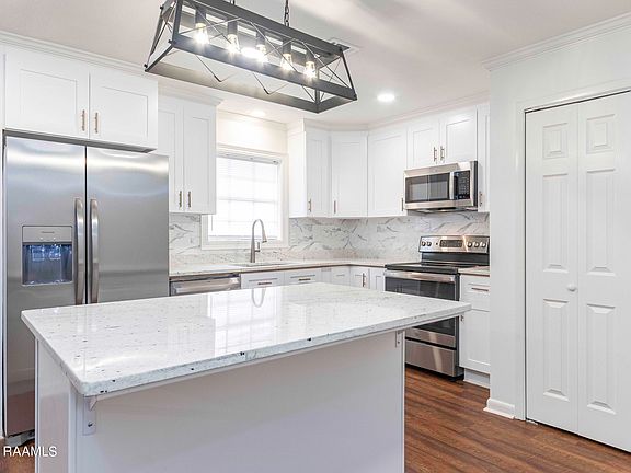 3rd image of 130 Veracruz St