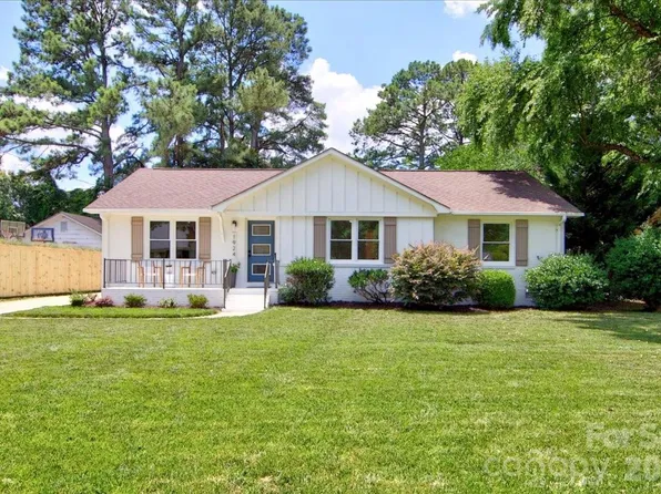 1924 Bentley Pl, Charlotte, NC 28205