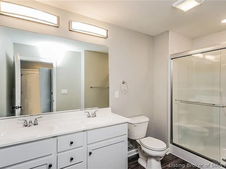 2063 N Sarah Dr — Photo 11