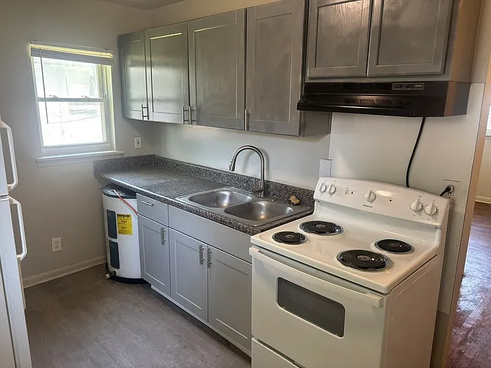 2317 Julia Ave #3 — Photo 4