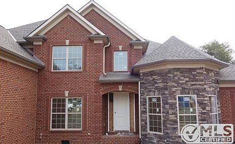 2nd image of 113 Waters Hill Cir