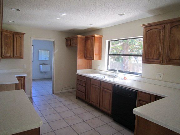 3rd image of 56 Fleetwood Dr