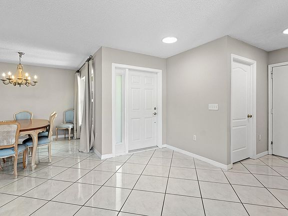 5th image of 6240 NW 76th Court