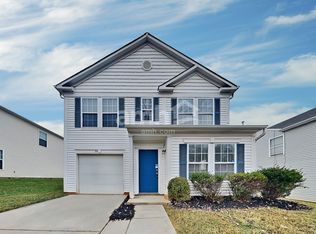 911 Swearngan Ridge Ct, Charlotte, NC 28216