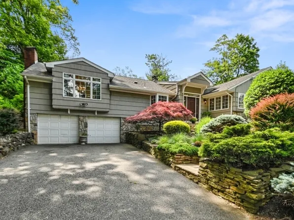 18 Hamilton Dr East, North Caldwell Boro, NJ 07006