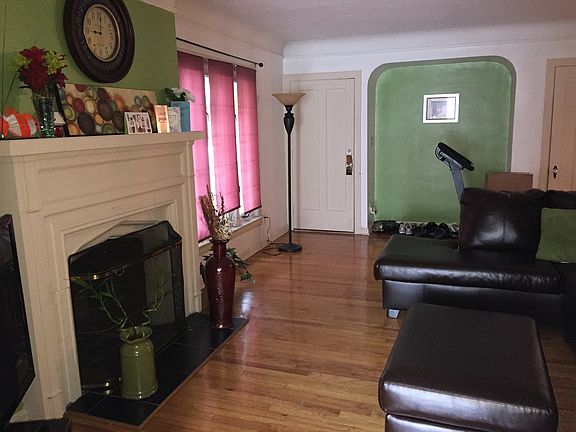 4th image of 18715 Chagrin Blvd #2