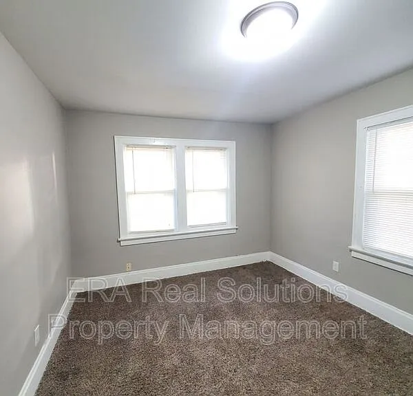2205 W Sullivant Ave — Photo 13