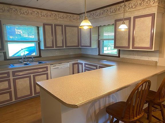 5th image of 811 Cherry St