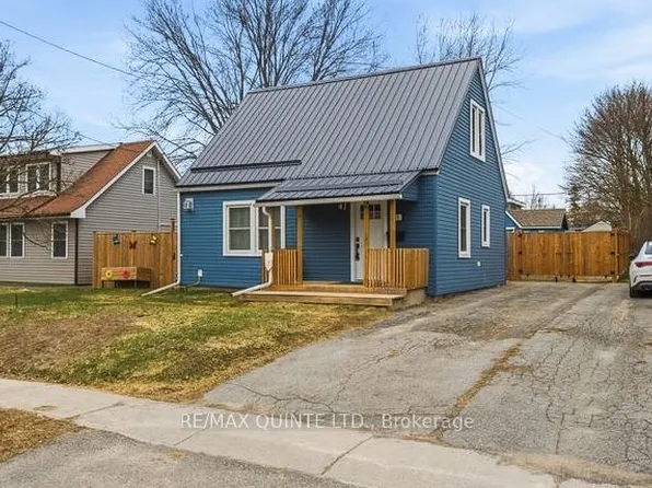 35 Kerr Cres, Quinte West, ON K8V 2W2